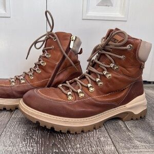 Pikolinos  lace up boot with side zip